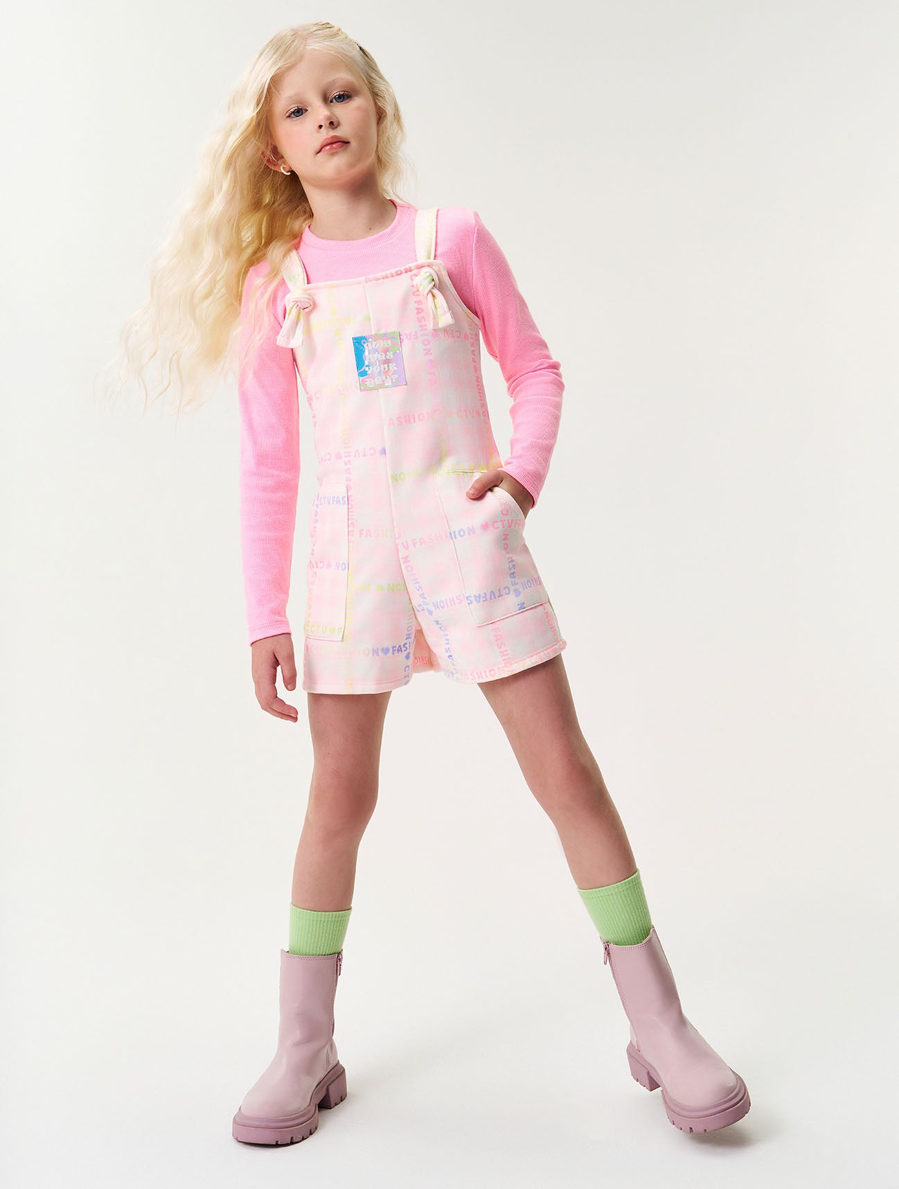 Jardineira Infantil Catavento Inverno com Blusa Barbie