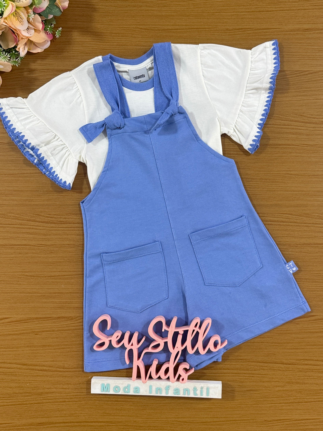 Jardineira Infantil Catavento Verão Azul com Blusa Branca