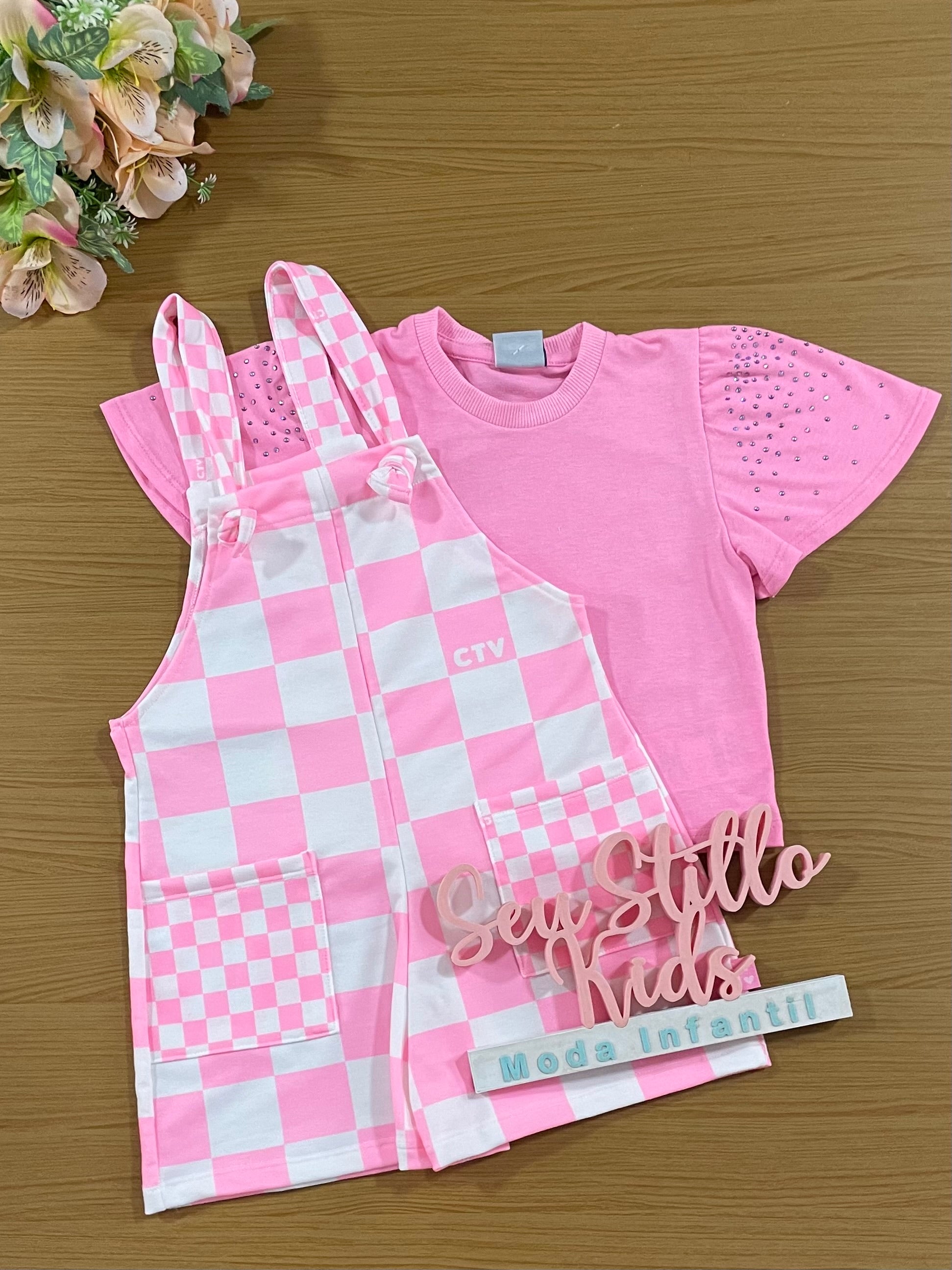 Macaquinho Infantil Catavento Verão Rosa Xadrez com Blusa