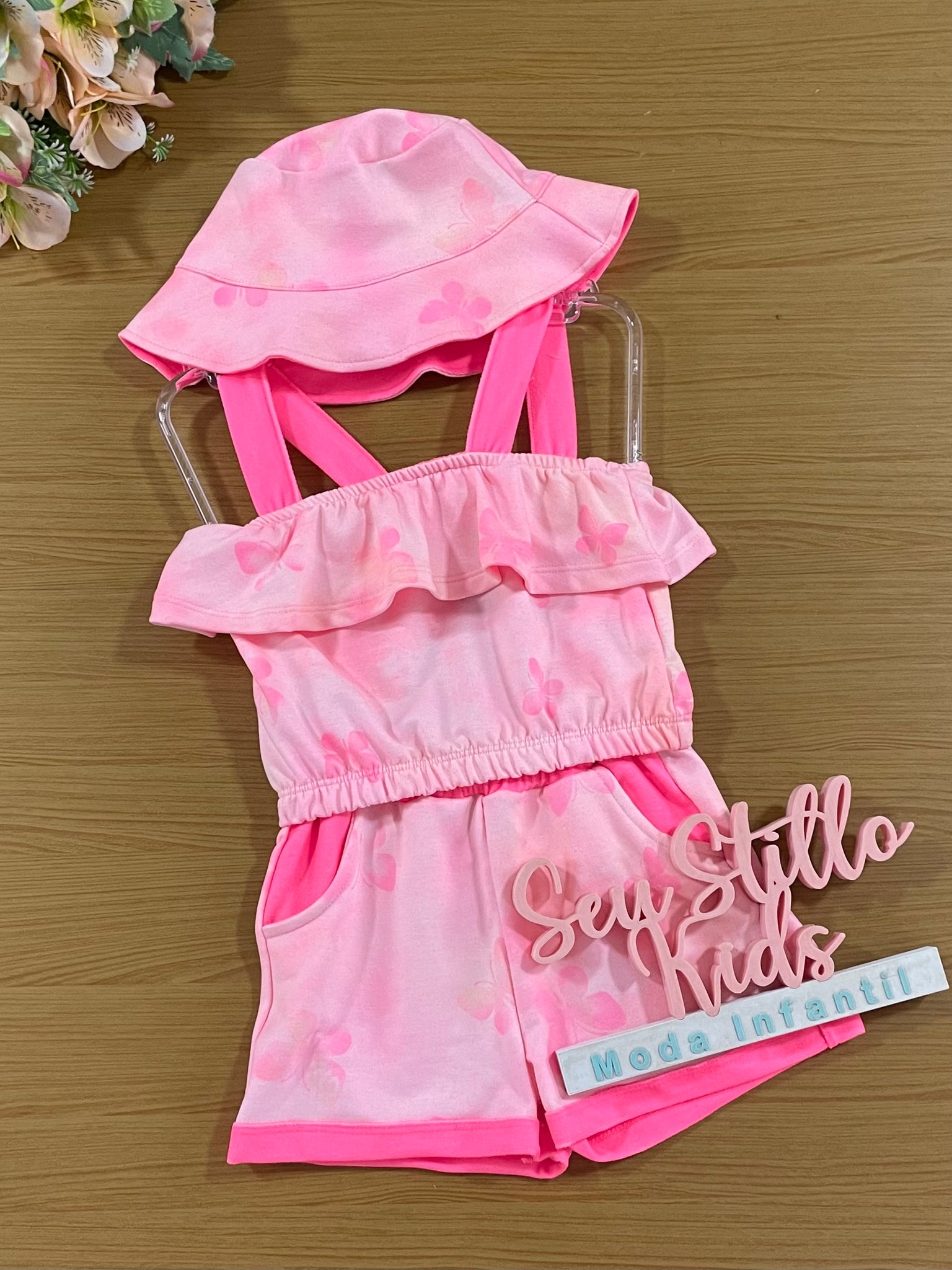 Conjunto Infantil Catavento Verão Shorts e Cropped Rosa Borboleta com Bucket