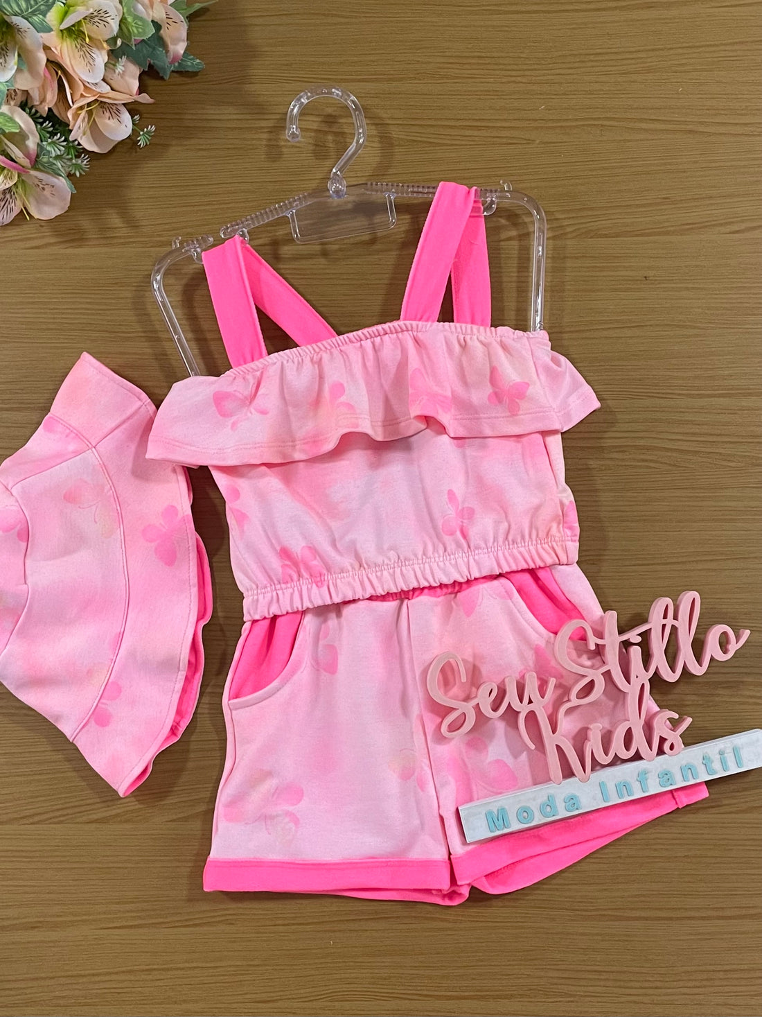 Conjunto Infantil Catavento Verão Shorts e Cropped Rosa Borboleta com Bucket