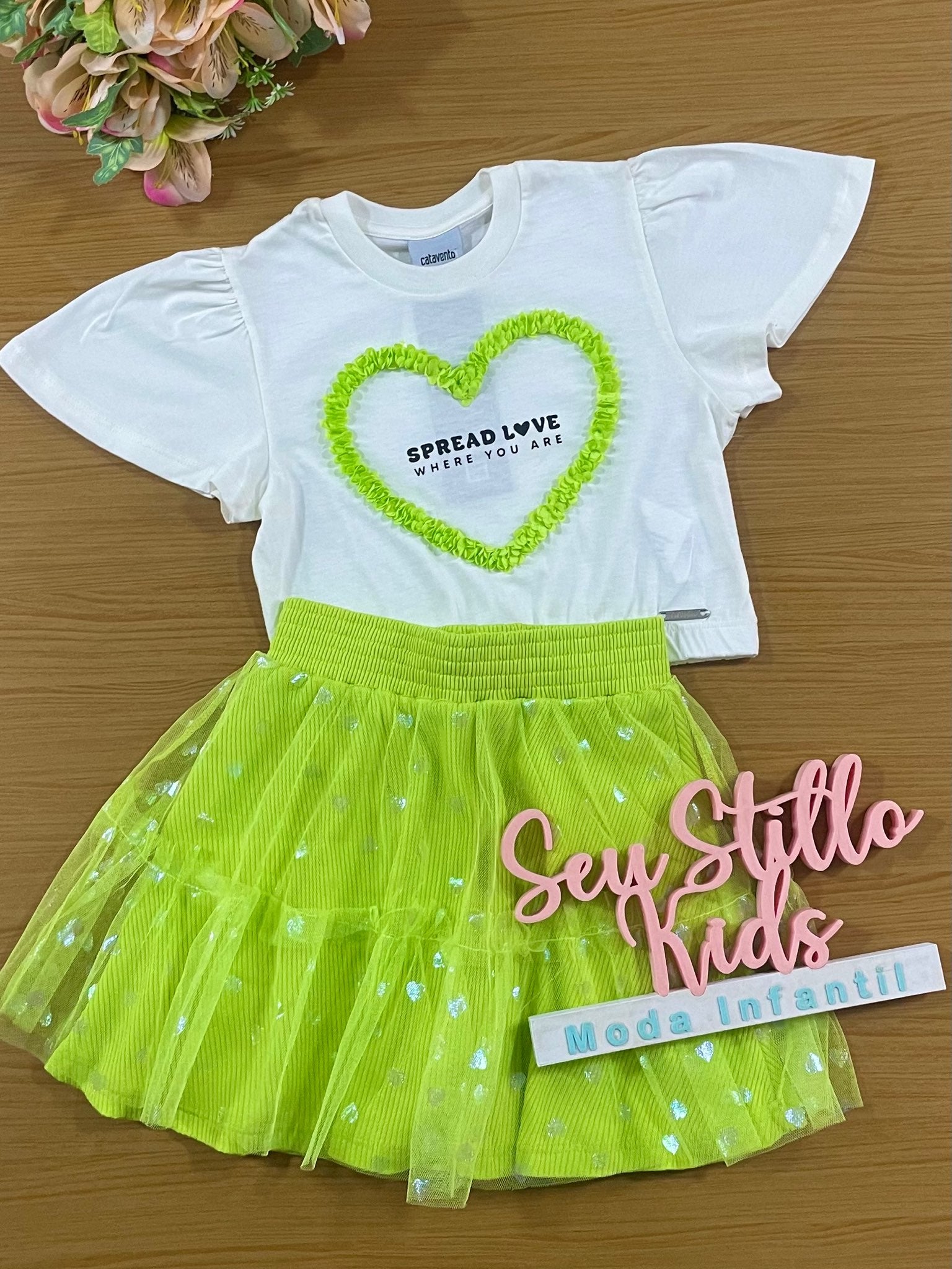 Conjunto Infantil Catavento Verão Saia Verde e Blusa Coração