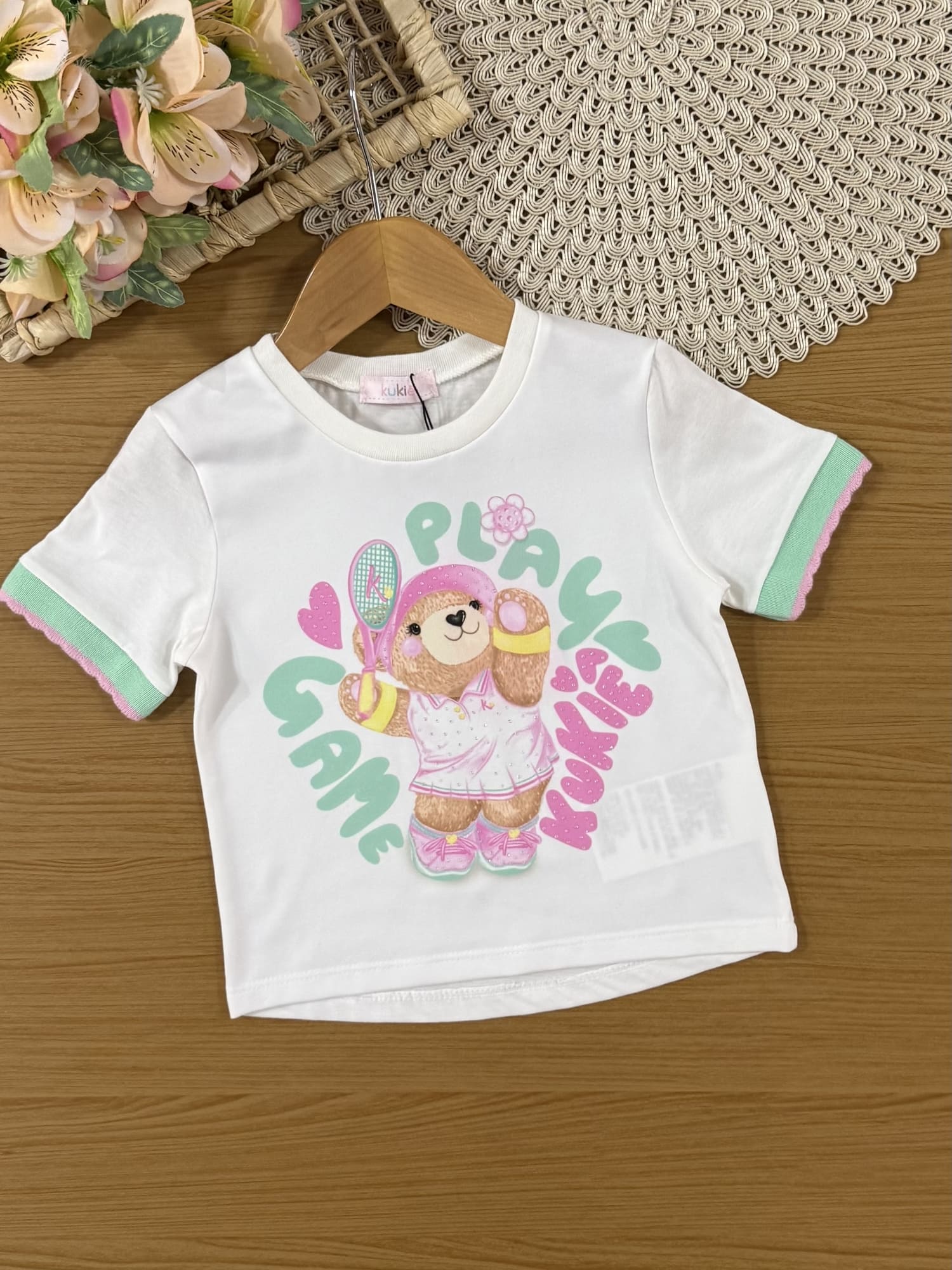 Conjunto Infantil Kukiê Verão com Shorts Saia Verde e Blusa Branca Ursinha Tênista
