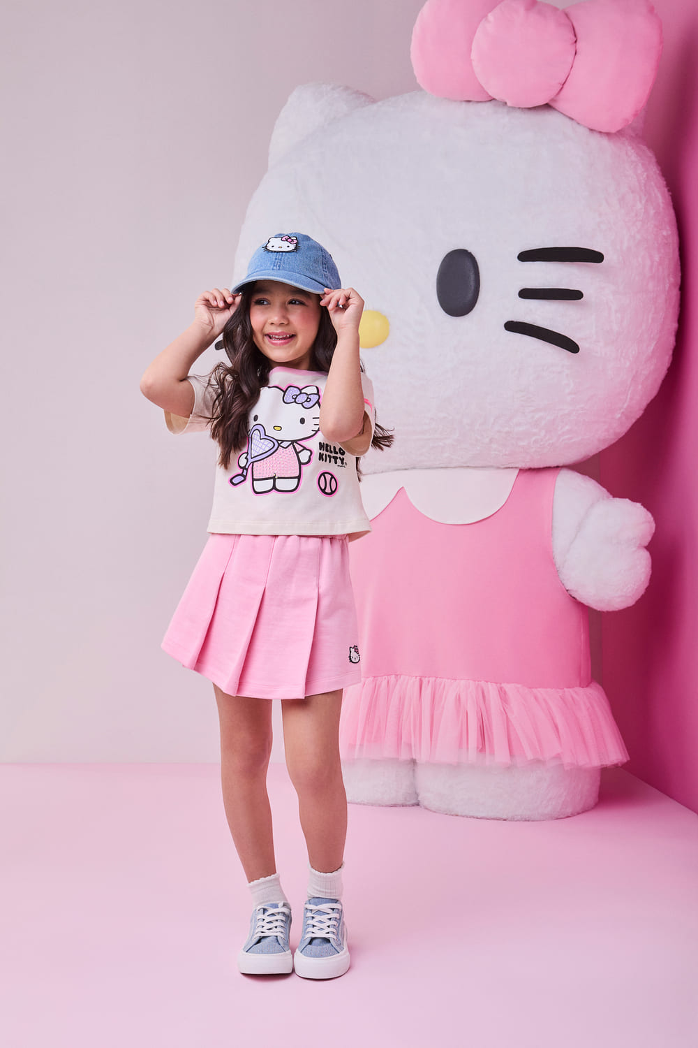 Conjunto Infantil Momi Shorts Rosa e Blusa Bege Hello Kitty