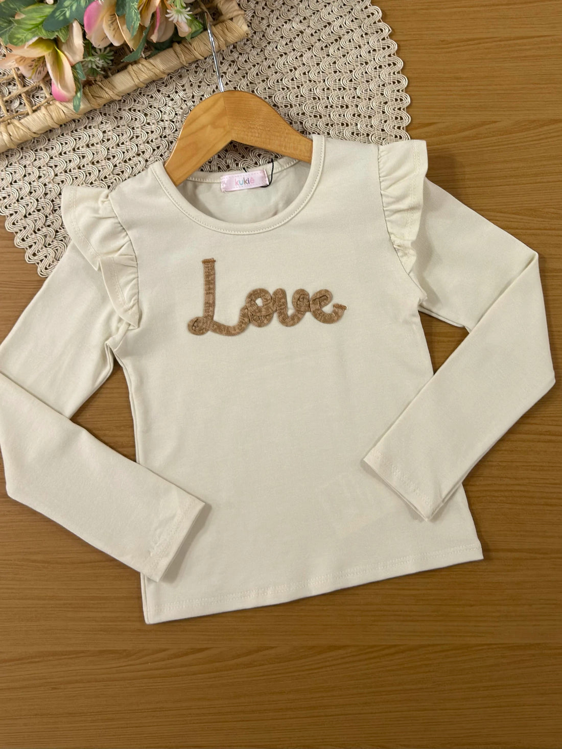 Conjunto Infantil Kukiê Invenro com Shorts Saia e Blusa Manga Longa Bege Love