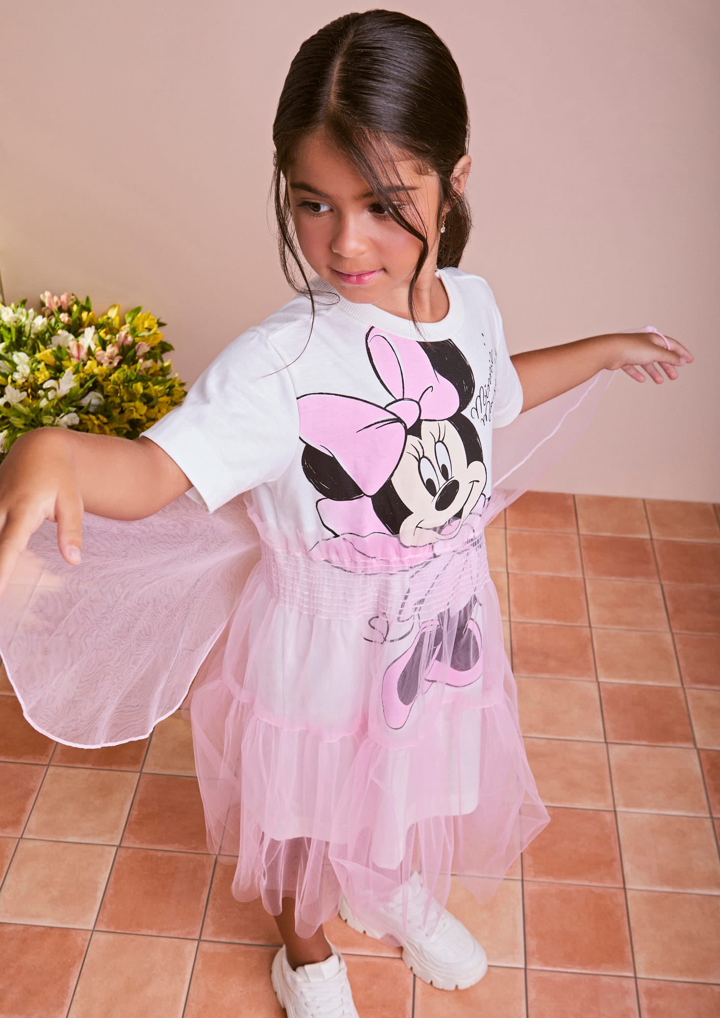 Vestido Infantil Animê Verão Branco com Sobreposição Rosa Minnie Disney