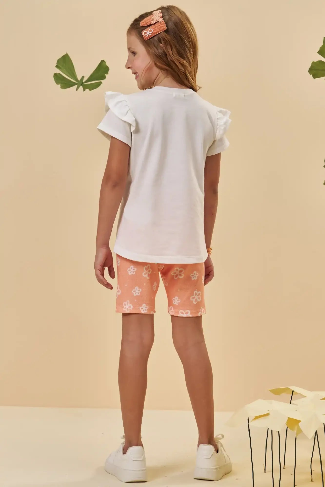 Conjunto Infantil Menina Kukiê com Shorts Ciclista Laranja e Blusa Branca Raposinha Artista