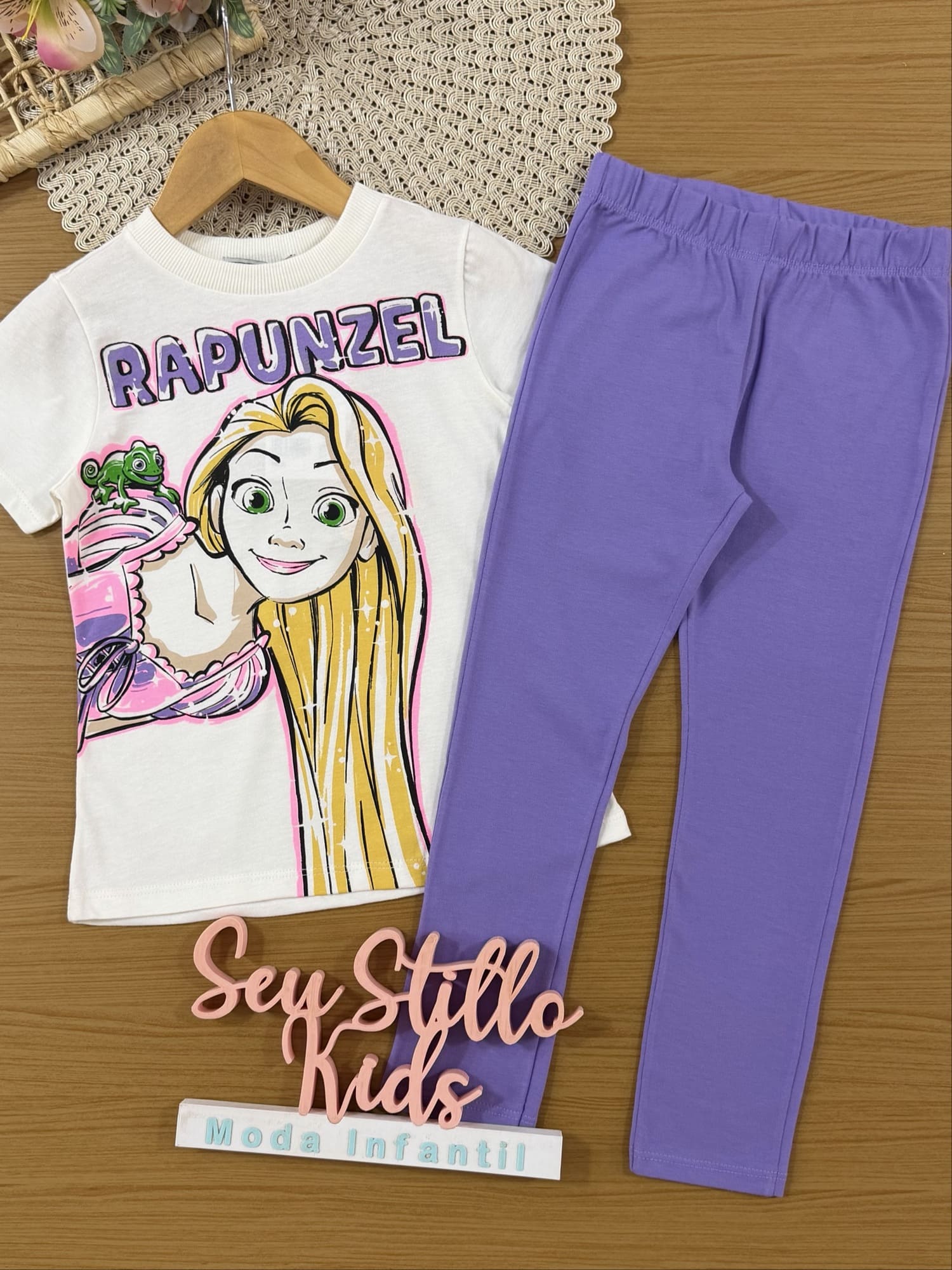 Conjunto Infantil Bimbi Inverno com Calça Legging Lilás e Blusa Manga Curta Rapunzel Disney