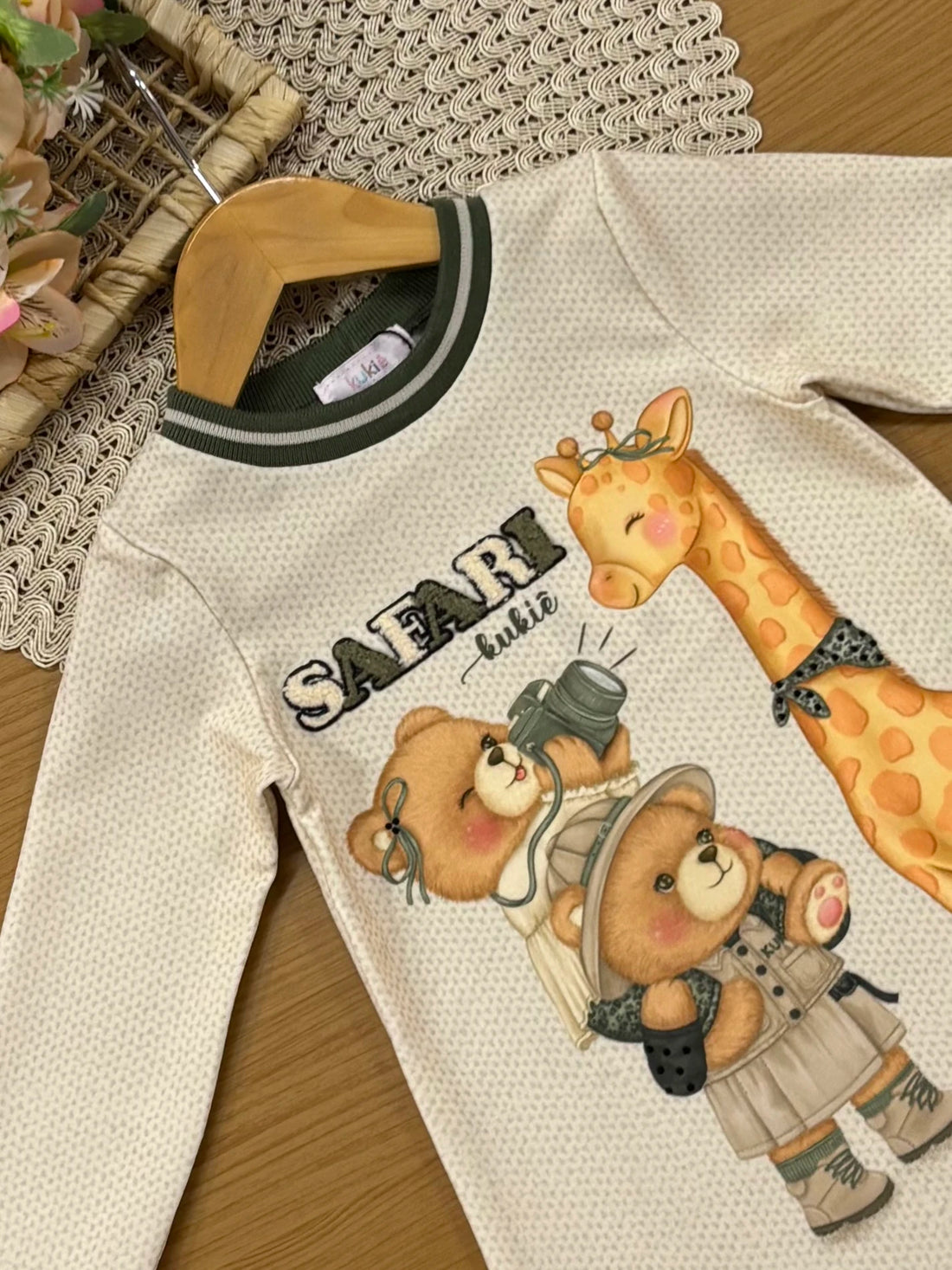 Vestido Infantil Kukiê Inverno Bege Claro Bichinhos Safari