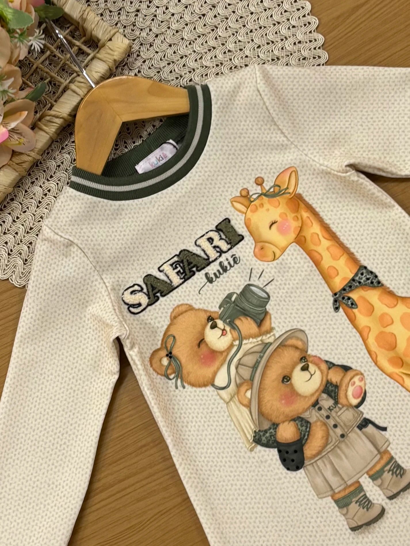 Vestido Infantil Kukiê Inverno Bege Claro Bichinhos Safari