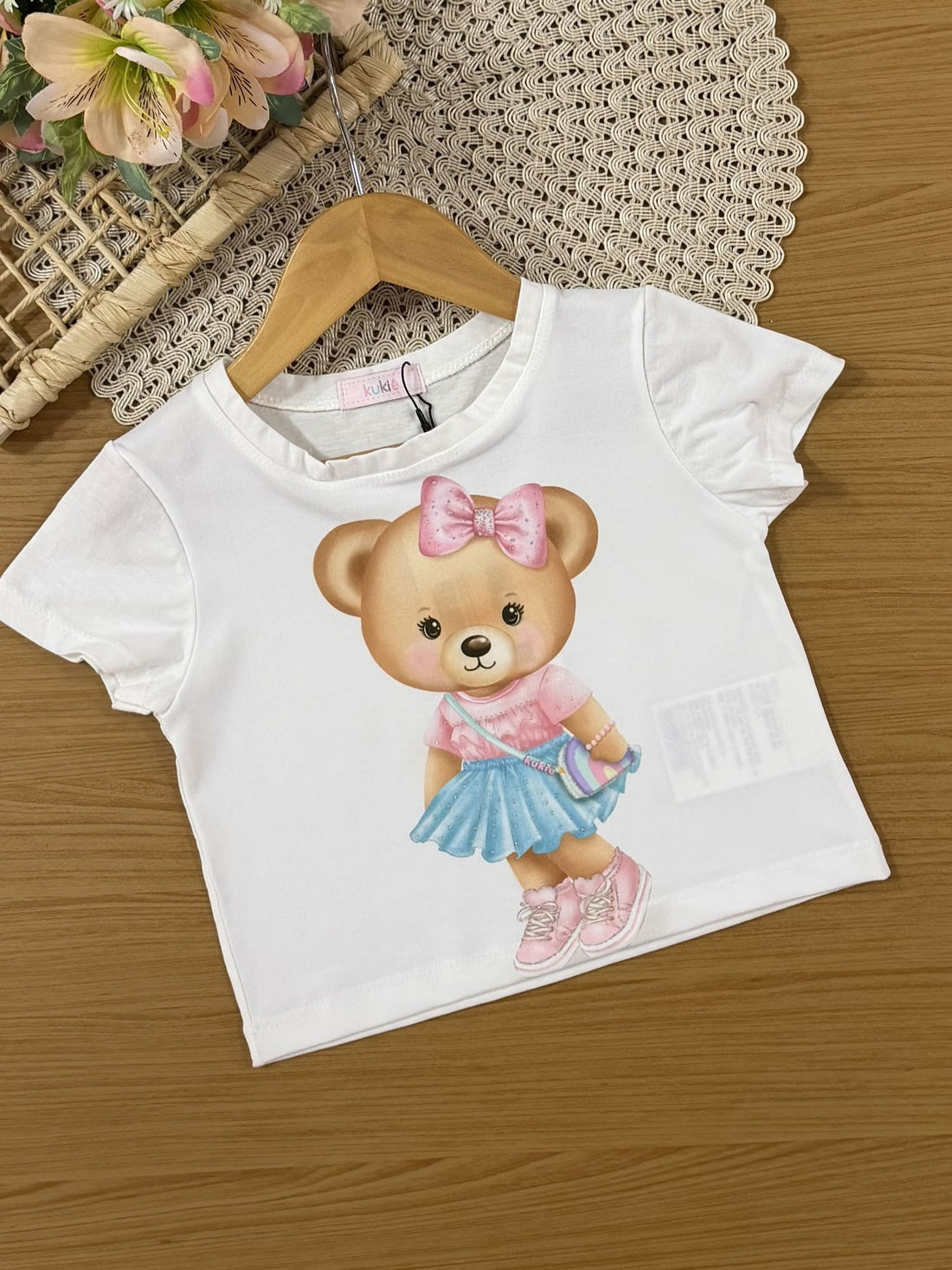 Conjunto Infantil Kukiê com Shorts Jeans e Blusa Ursinha