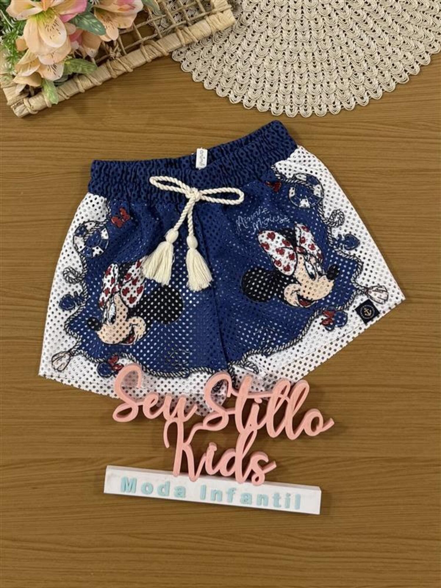 Shorts Infantil Animê Verão em Tela Azul Minnie Disney