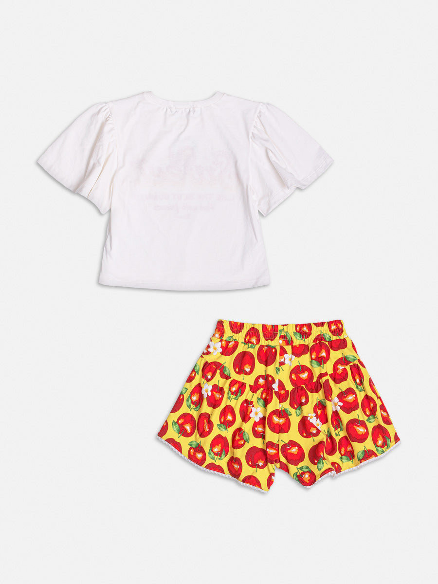 Conjunto Infantil Momi Verão Shorts Amarelo e Blusa Maçãzinha