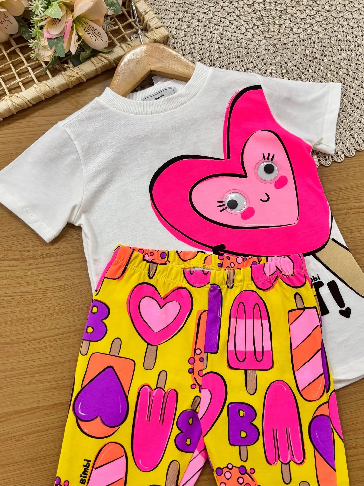 Conjunto Infantil Menina Bimbi com Shorts Ciclista Amarelo e Blusa Branca Docinhos