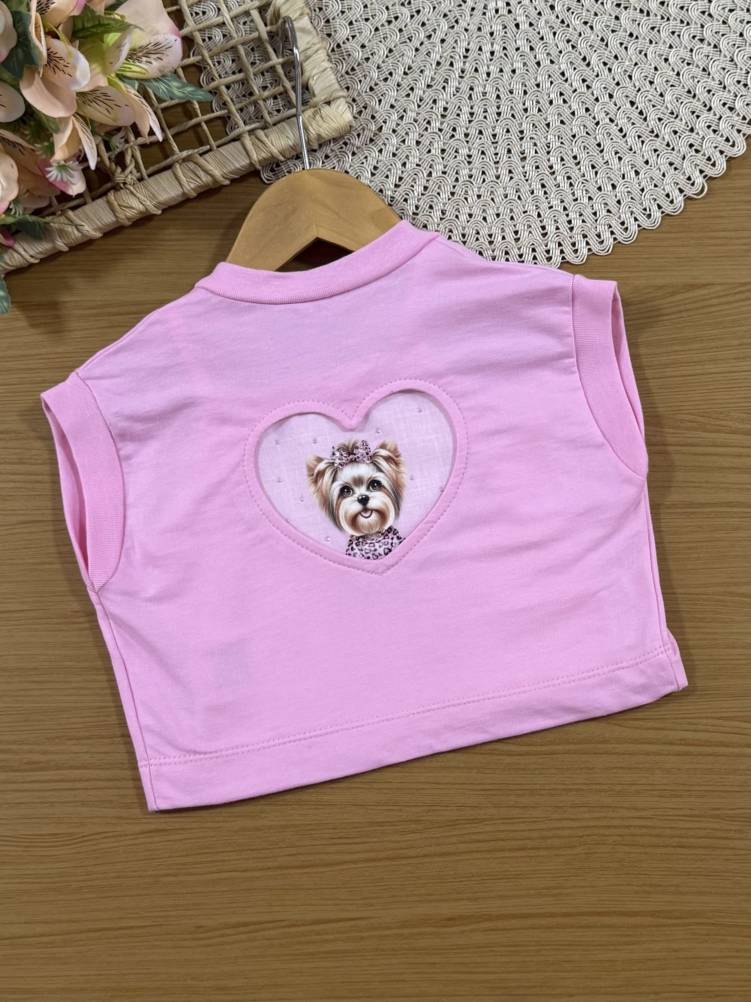 Conjunto Infantil Cinti Verão com Shorts e Colete Rosa Cachorrinha e Cropped Branco