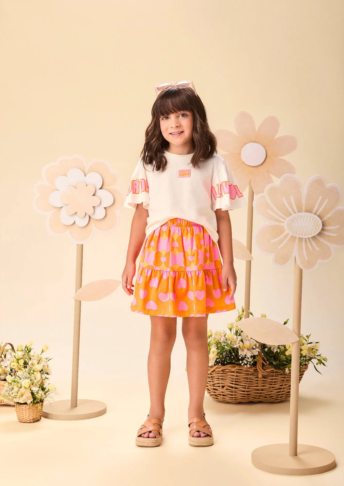 Conjunto Infantil Menina Momi Saia Laranja Corações e Blusa Branca