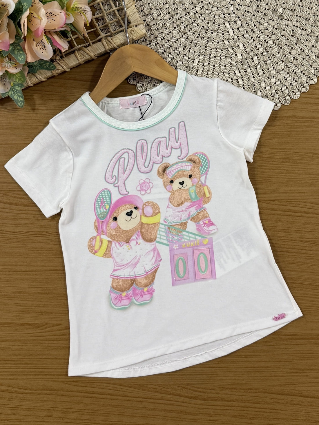 Conjunto Infantil Kukiê Verão com Shorts Ciclista Verde e Blusa Branca Ursinhas Tênista