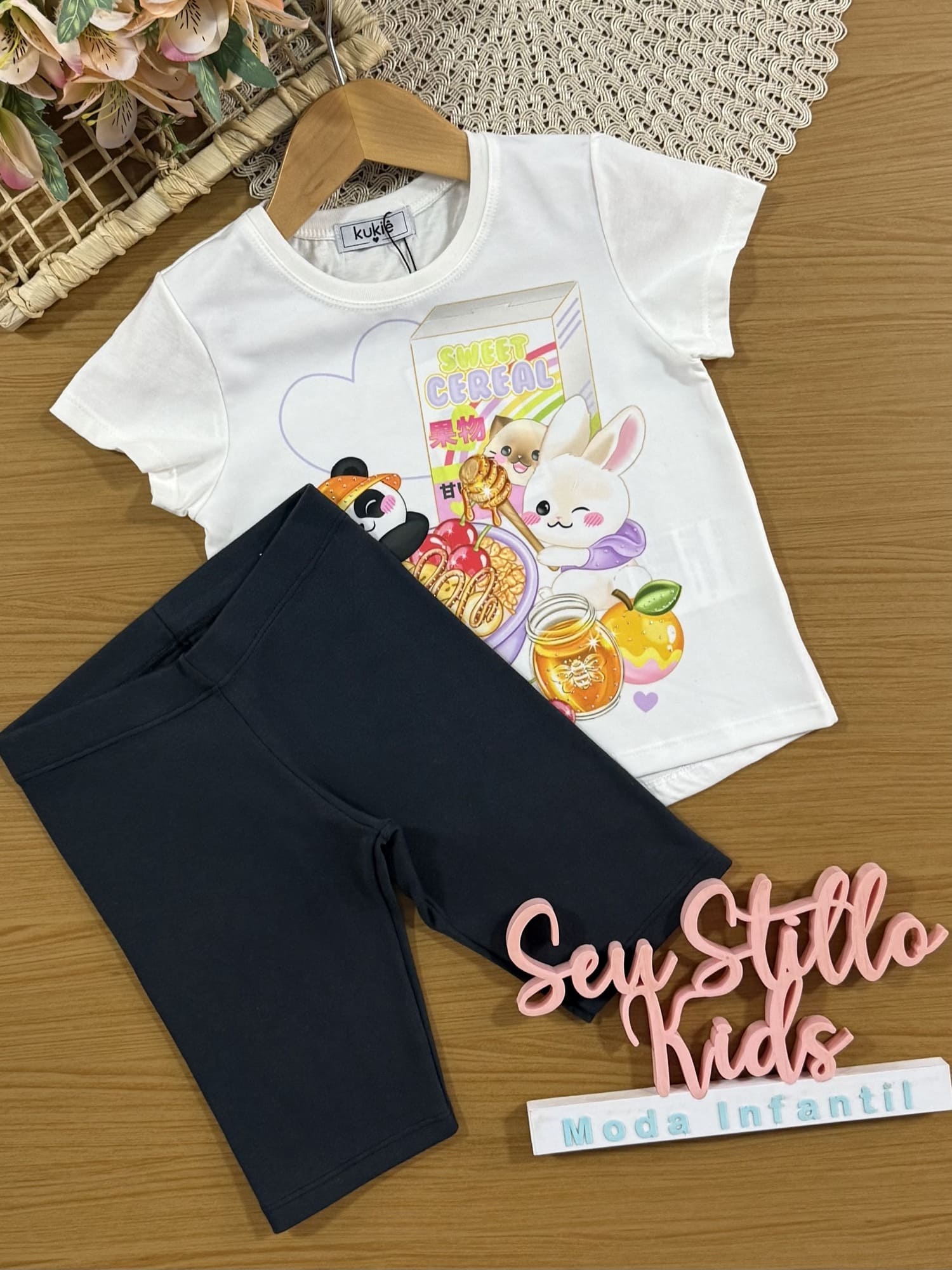 Conjunto Infantil Kukiê com Shorts Ciclista Cinza e Blusa Manga Curta Animais