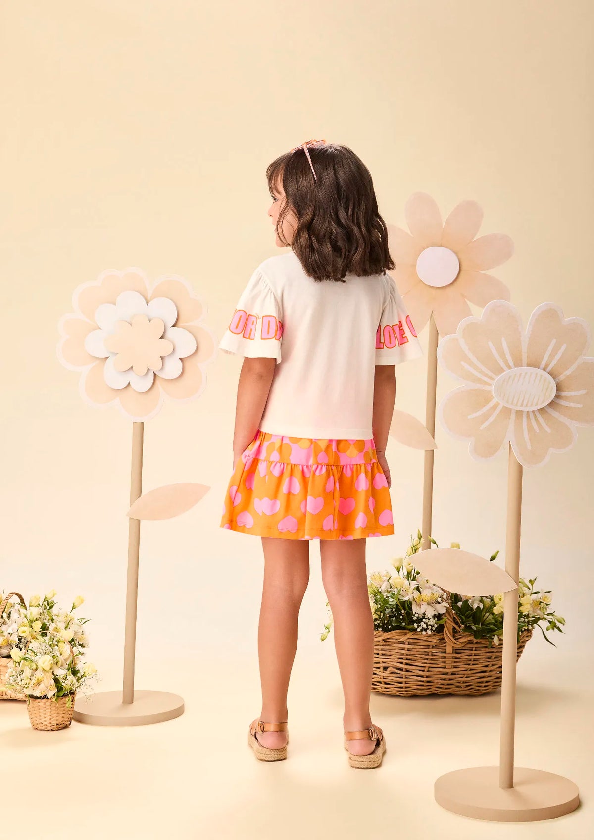 Conjunto Infantil Menina Momi Saia Laranja Corações e Blusa Branca
