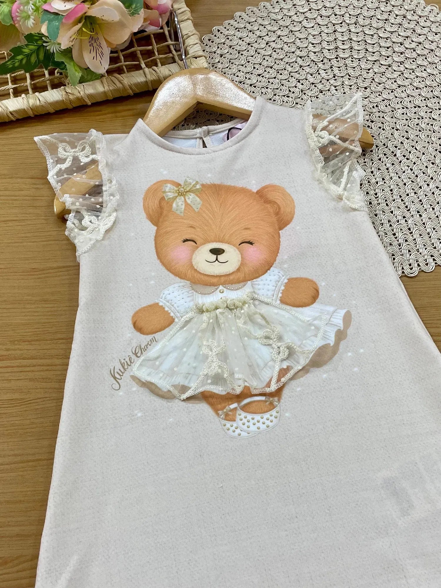 Vestido Infantil Kukiê Bege Ursinha com Detalhe em Tule