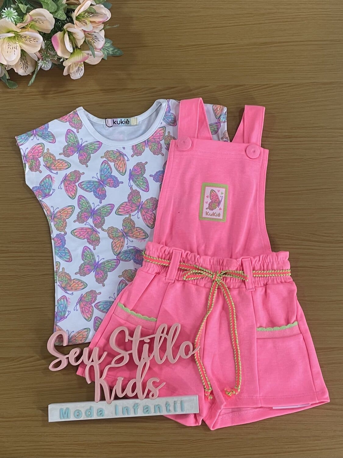 Jardineira Infantil Kukie Verão Rosa Com Blusa Borboletas