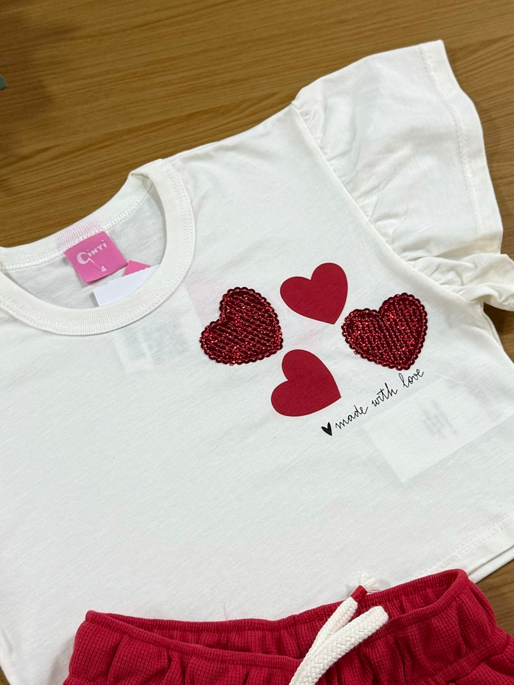 Conjunto Infantil Cinti Verão Shorts Vermelho e Blusa Corações