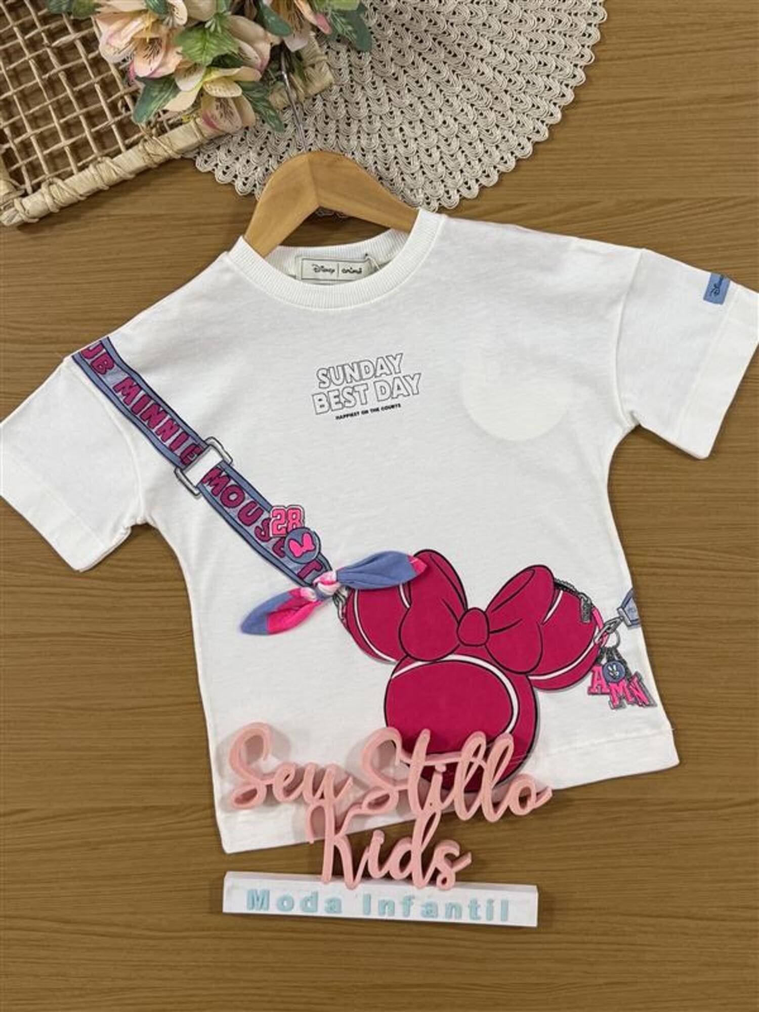 Blusa Infantil Animê Verão Branca Bolsinha Minnie 3D Disney
