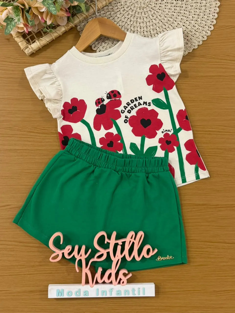 Conjunto Infantil Menina Bimbi Shorts Saia Verde e Blusa Bege Jardim