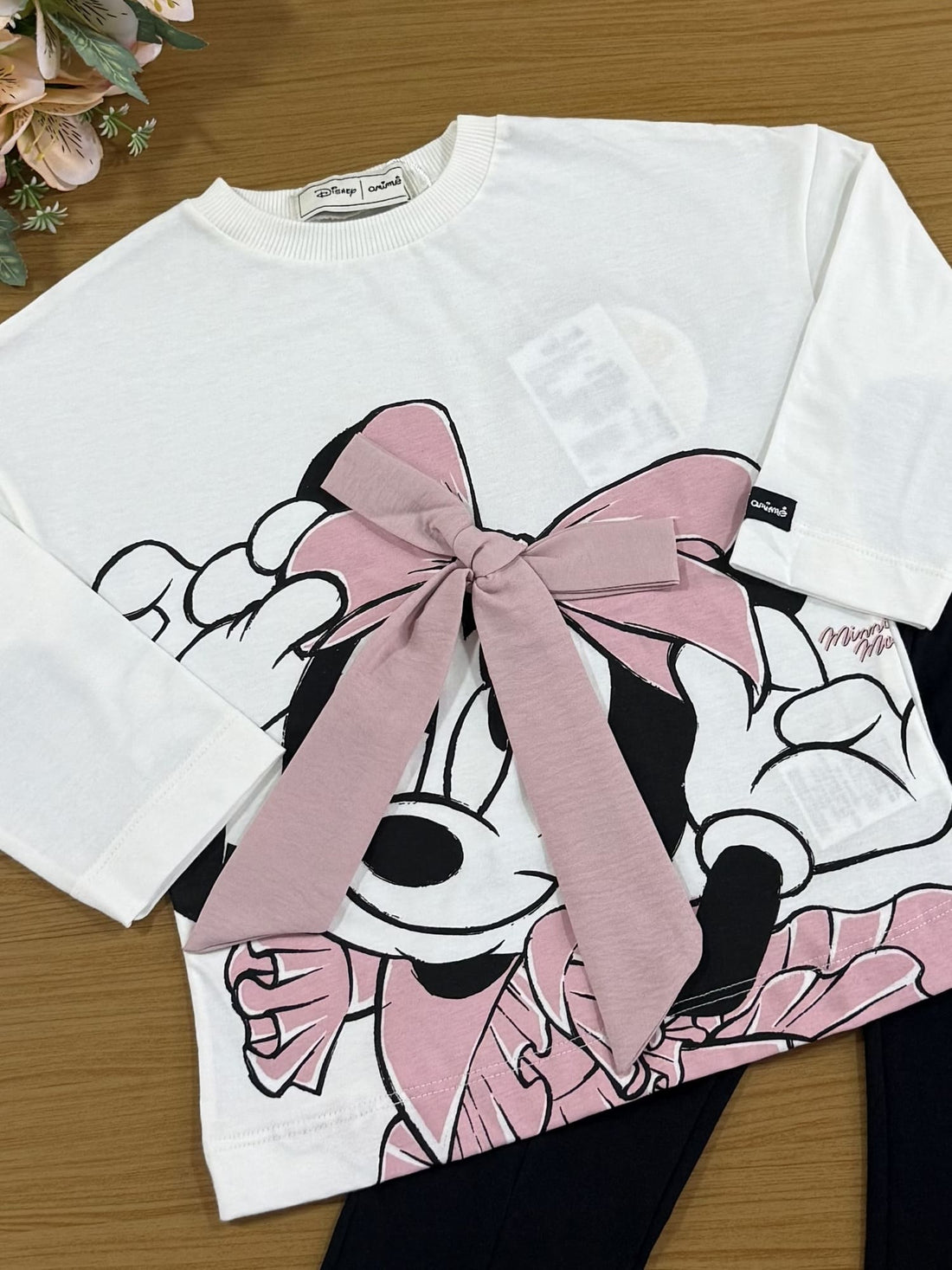 Conjunto Infantil Animê Inverno com Calça Preta e Blusa Branca com Laço Minnie Disney