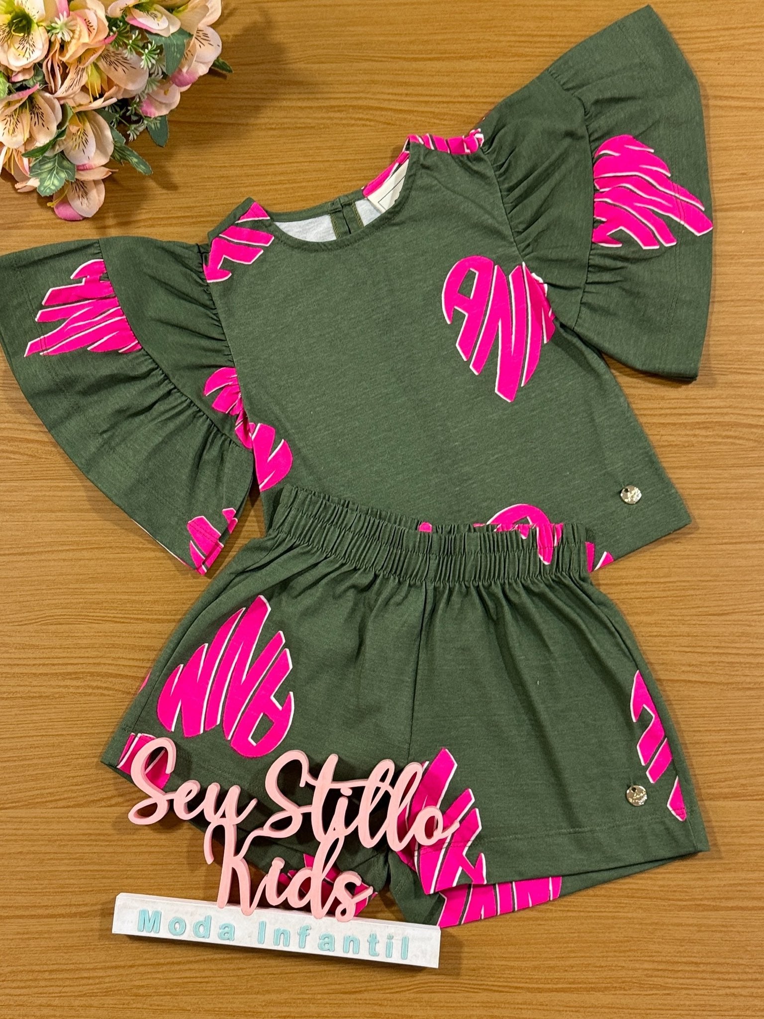 Conjunto Infantil Animê Inverno Shorts e Blusa Verde
