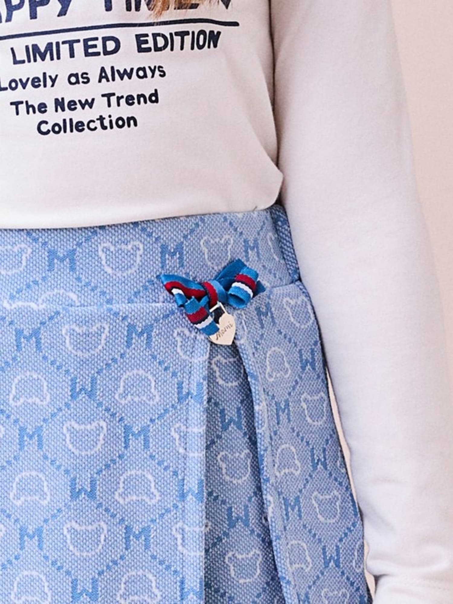 Conjunto Infantil Momi Inverno com Short Saia Azul e Blusa Branca Ursinho