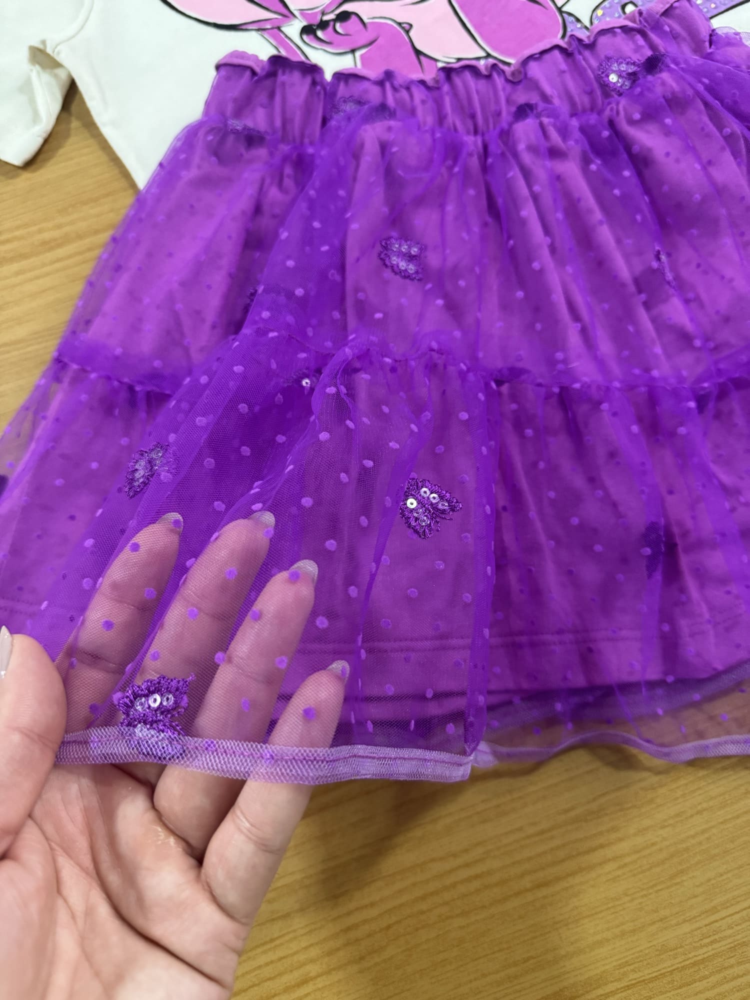 Conjunto Infantil Momi com Saia Roxa e Blusa Bege Angel com Strass Disney