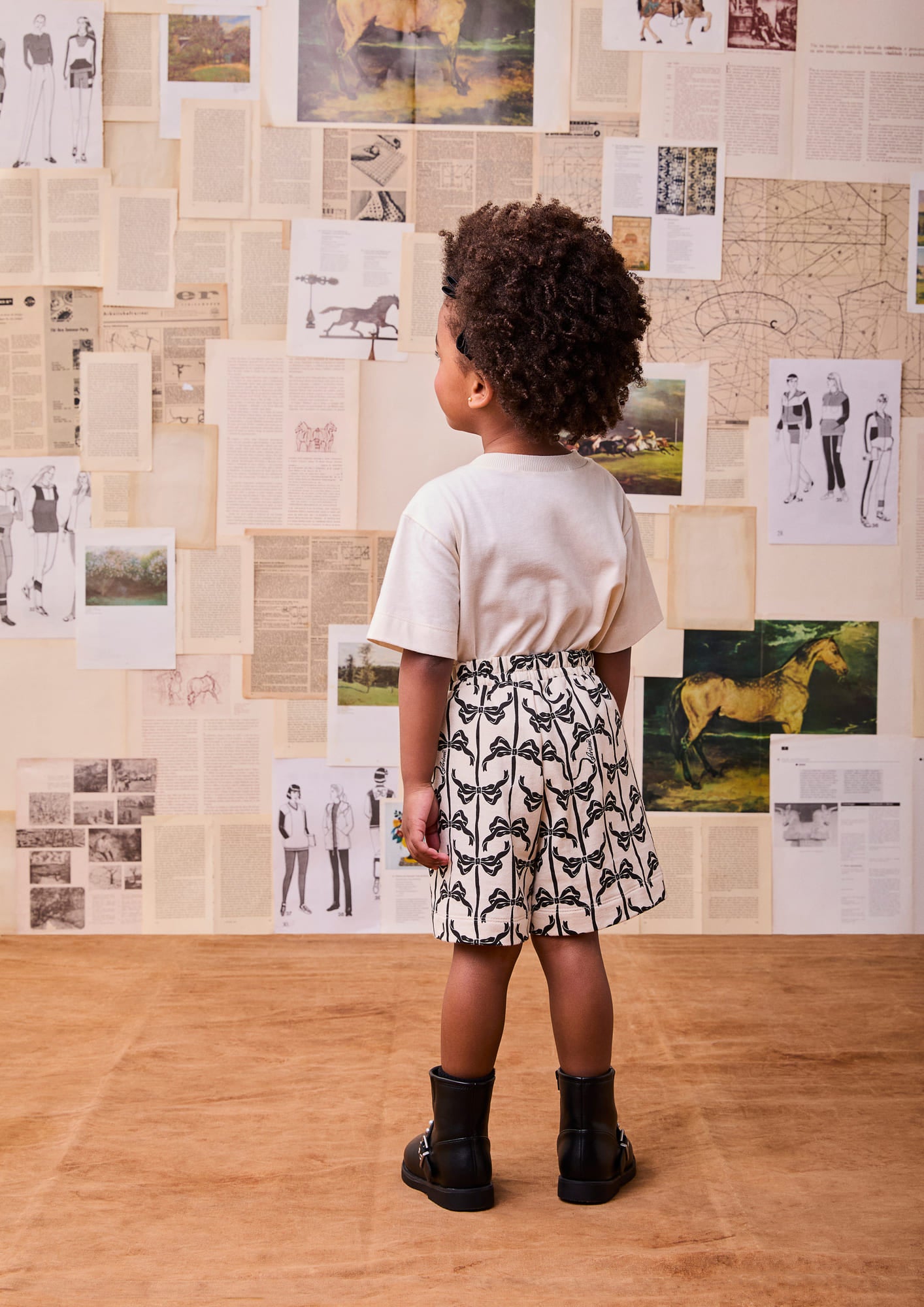 Conjunto Infantil Animê com Shorts e Blusa Bege Fashion