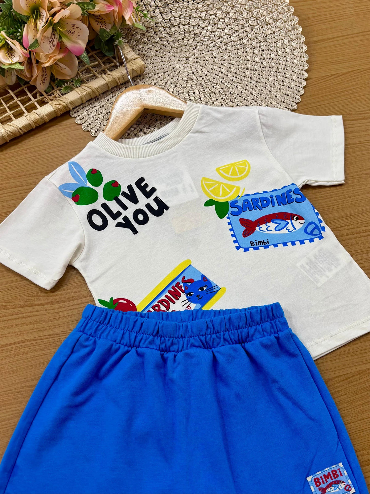 Conjunto Infantil Menina Bimbi com Shorts Saia Azul e Blusa Sardinha