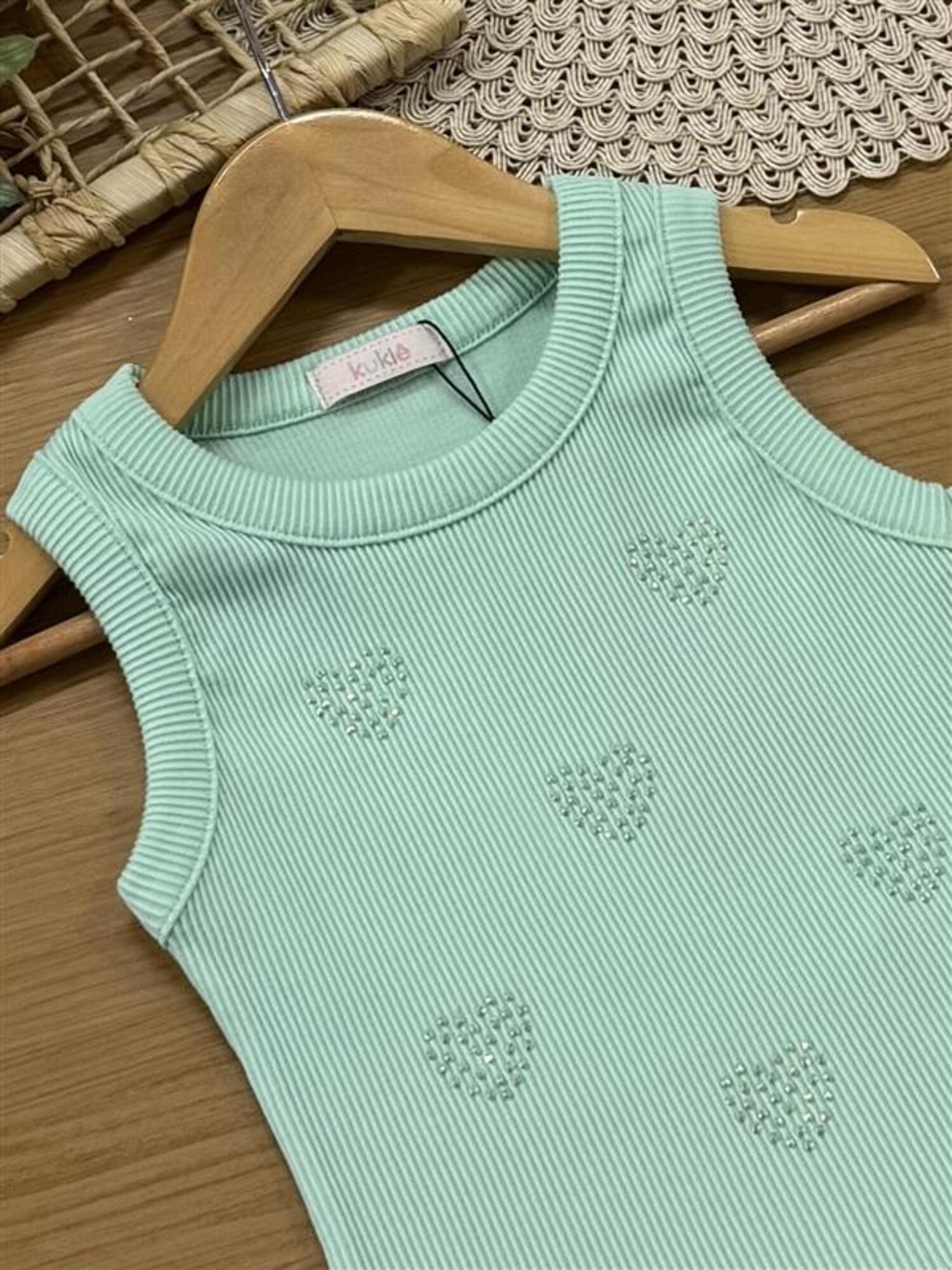 Regata Infantil Kukiê Verão Verde com Strass Corações