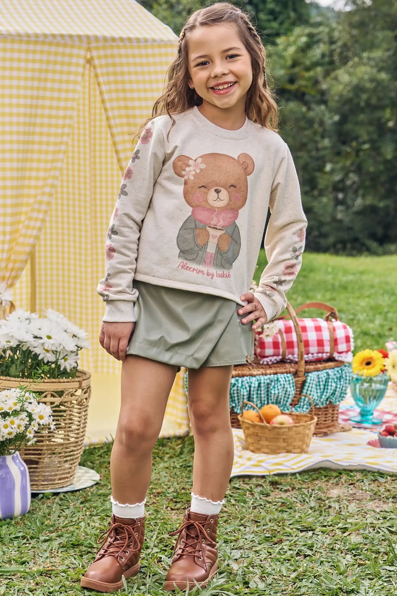 Conjunto Infantil Kukiê Inverno com Shorts Saia Verde e Moletom sem Flanela Ursinha Flozinha