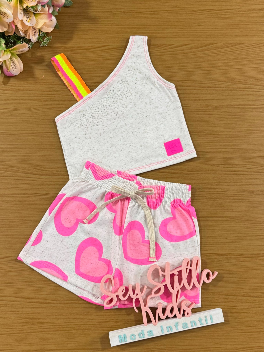 Conjunto Infantil Cinti Verão com Shorts Coração Rosa e Blusa