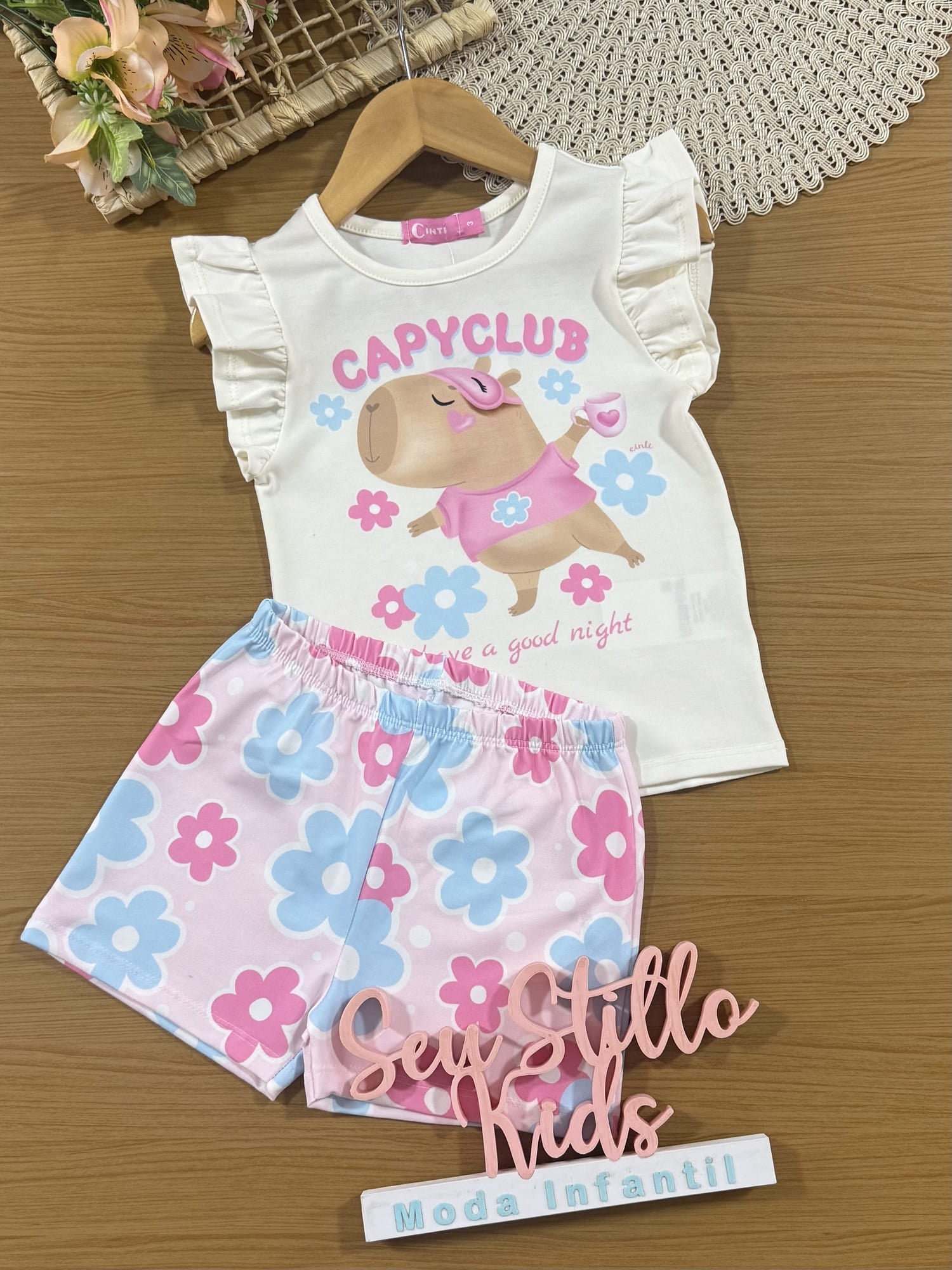 Pijama Infantil Cinti Verão com Shorts Rosa e Blusa Branca Capivara