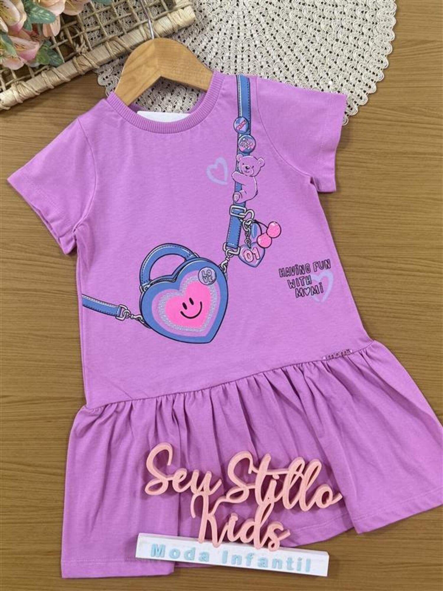 Vestido Infantil Momi Verão Lilás Bolsinha 3D com Strass
