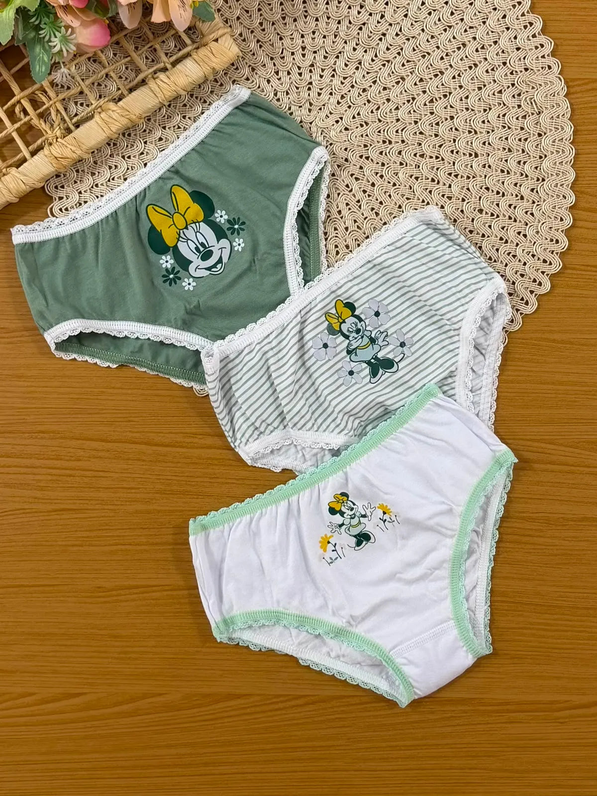 Kit Calcinha Infantil Lupo Verde Minnie Disney