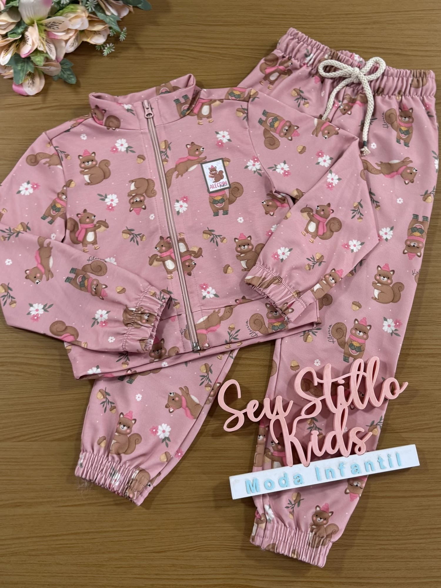 Conjunto Infantil Kukiê Alecrim Inverno com Calça  e Jaqueta Boxy Esquilinhos