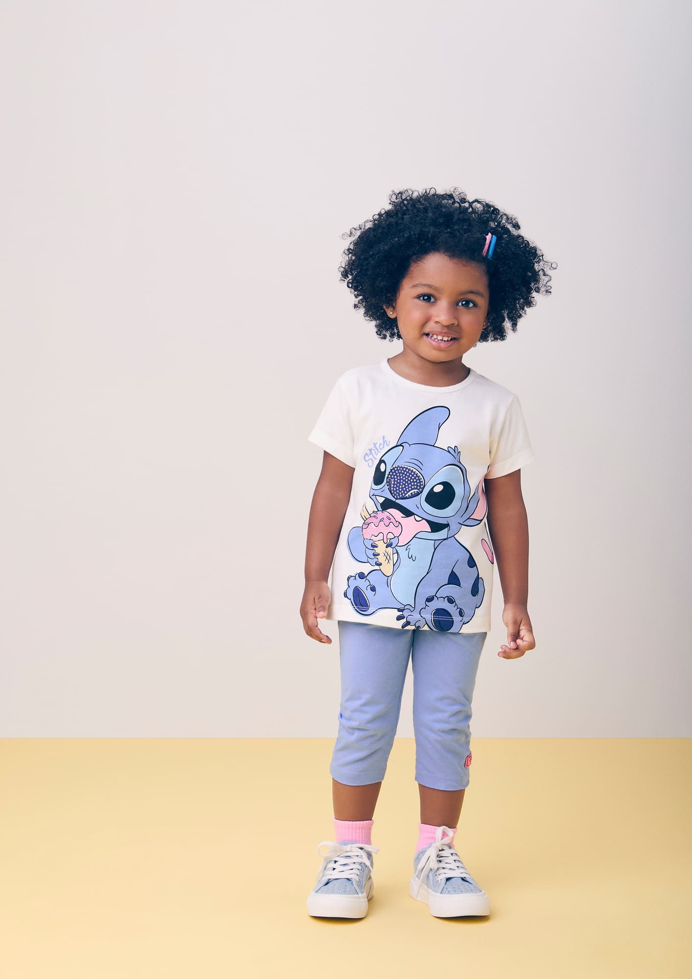 Conjunto Infantil Momi Verão com Shorts Ciclista Azul e Blusa Branca Angel e Stitch Disney