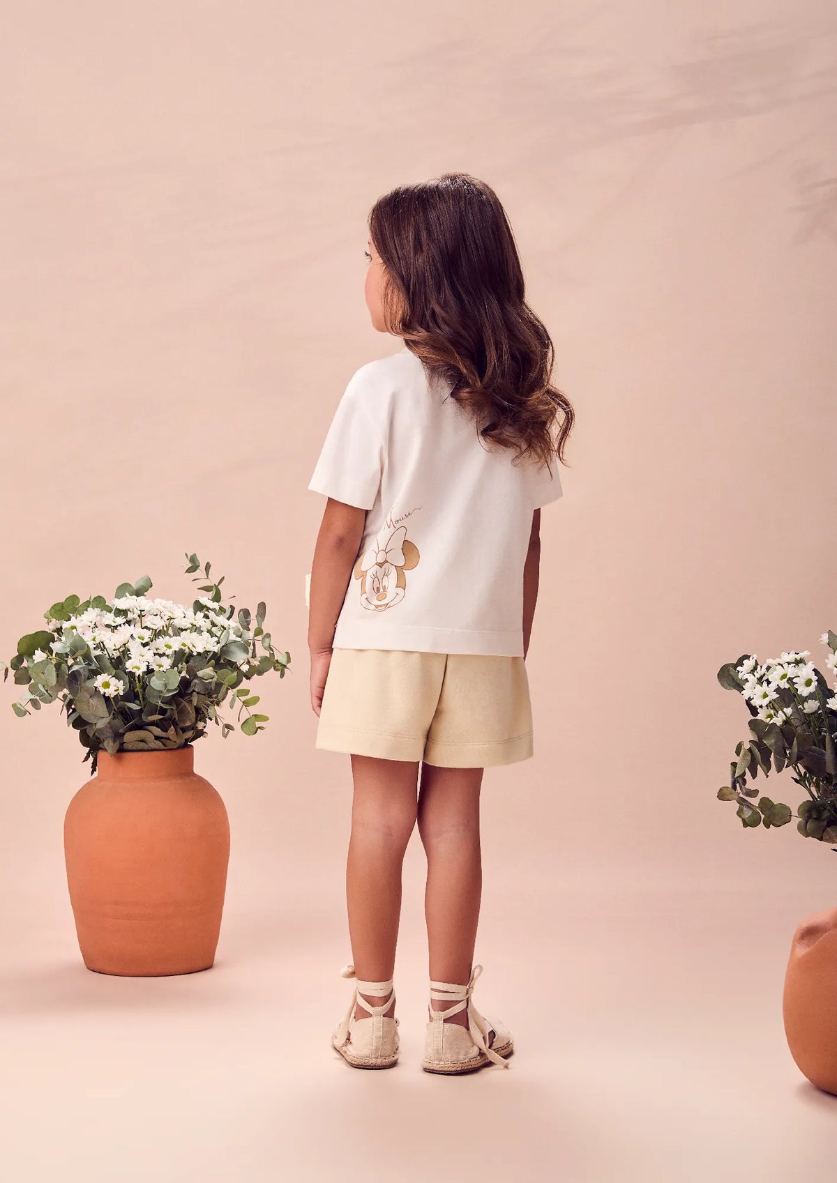 Conjunto Infantil Menina Animê Shorts Bege e Blusa Minnie Lacinho Disney