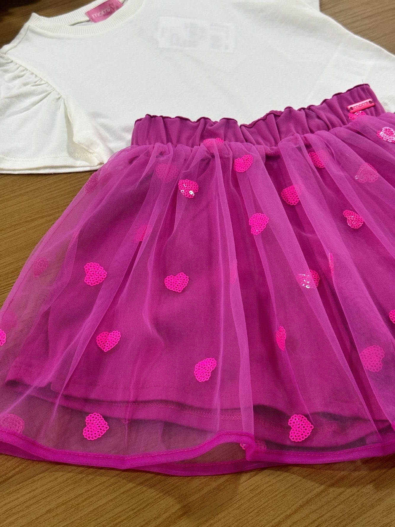 Conjunto Infantil Momi Verão Saia Rosa Tule e Blusa Coração