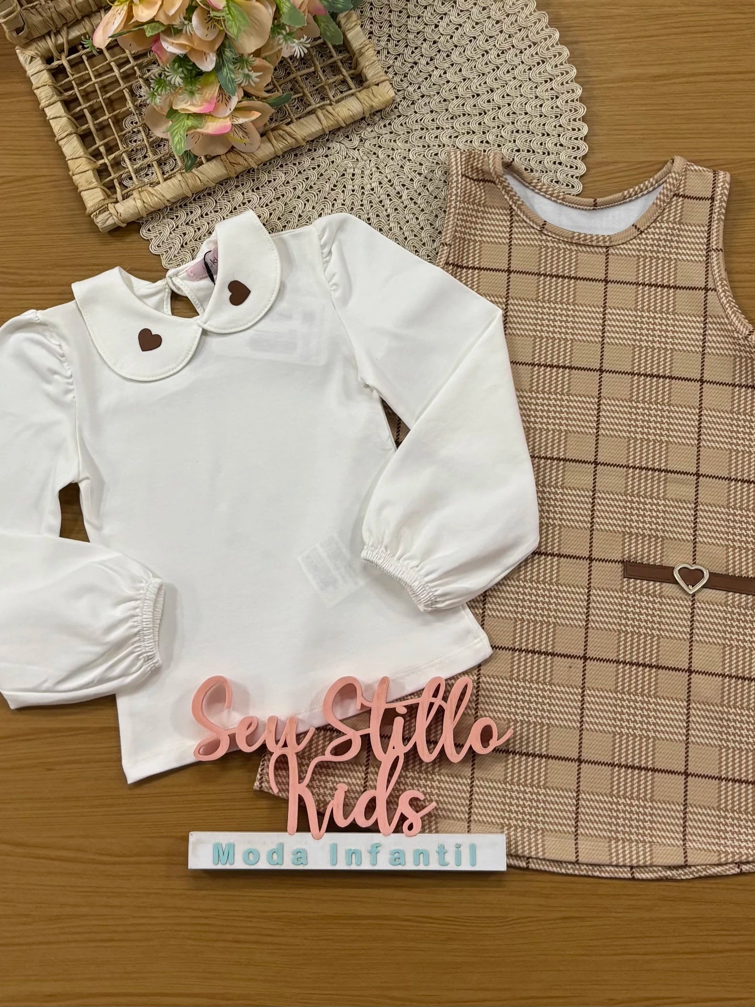 Vestido Infantil Kukiê Inverno Bege com Blusa Manga Longa Coração
