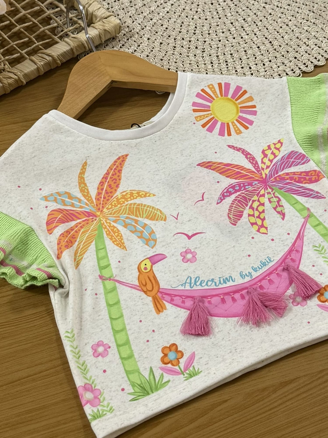 Conjunto Infantil Kukiê Verão com Shorts Verde e Blusa Off White Praia