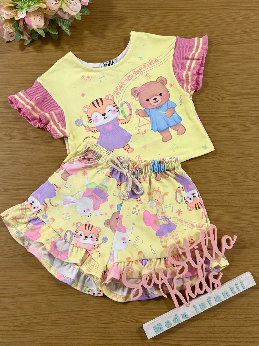 Conjunto Infantil Kukie Verão Shorts e Blusa Amarela Musical dos Animais