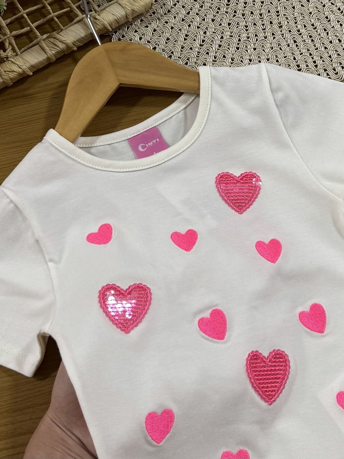 Blusa Infantil Cinti Verão Branca com Corações Rosa