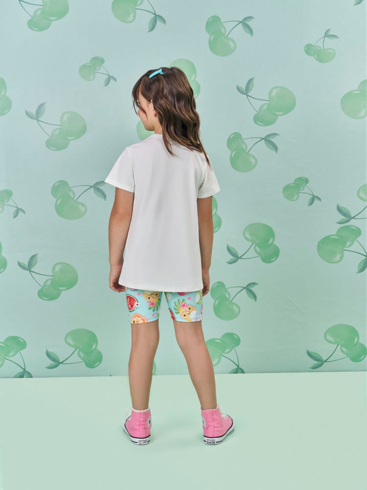 Conjunto Infantil Cinti Verão com Shorts Ciclista Azul e Blusa Branca Frutinhas