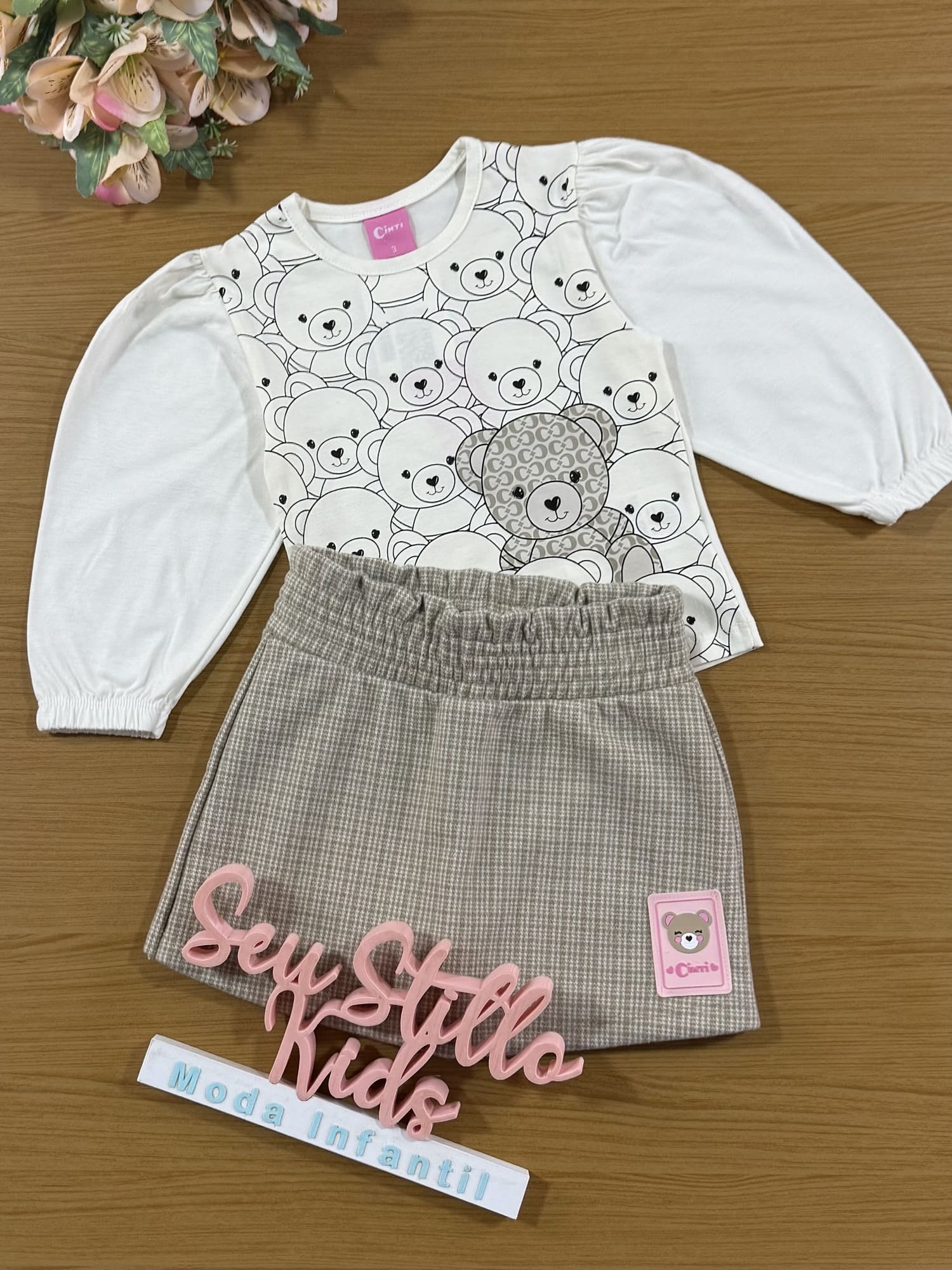 Conjunto Infantil Cinti Inverno com Short-Saia Bege e Blusa Ursinhos